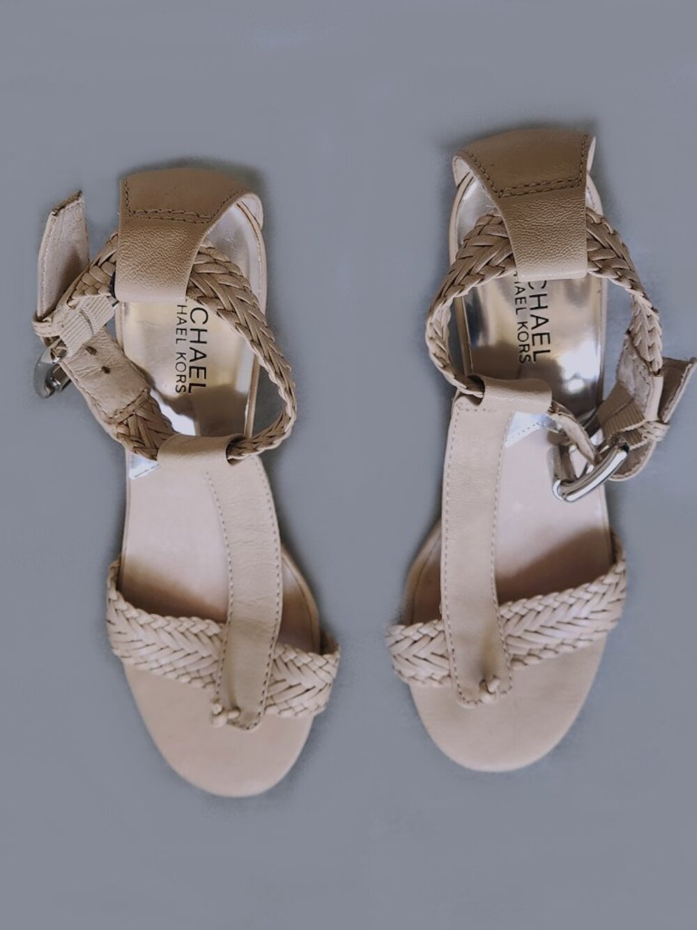 Michael Kors Juniper T-Strap Beige Leather Sandals - Size 7.5 Medium